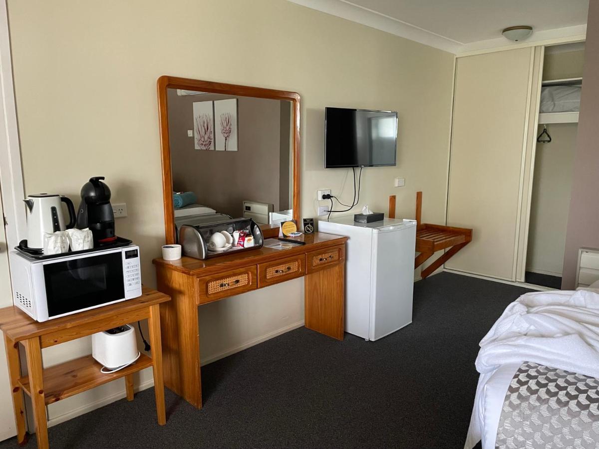 أوبيرون Highlands Motor Inn المظهر الخارجي الصورة