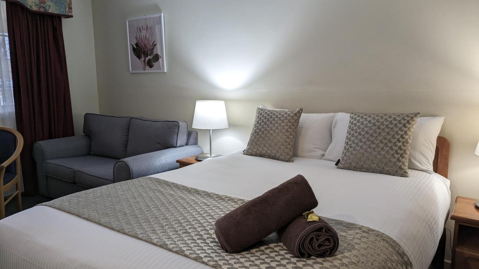 أوبيرون Highlands Motor Inn المظهر الخارجي الصورة