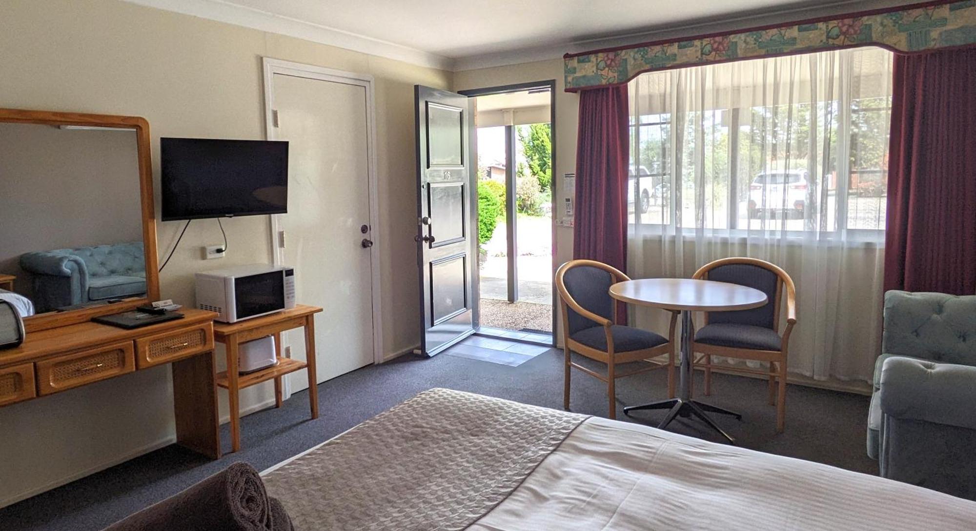 أوبيرون Highlands Motor Inn المظهر الخارجي الصورة