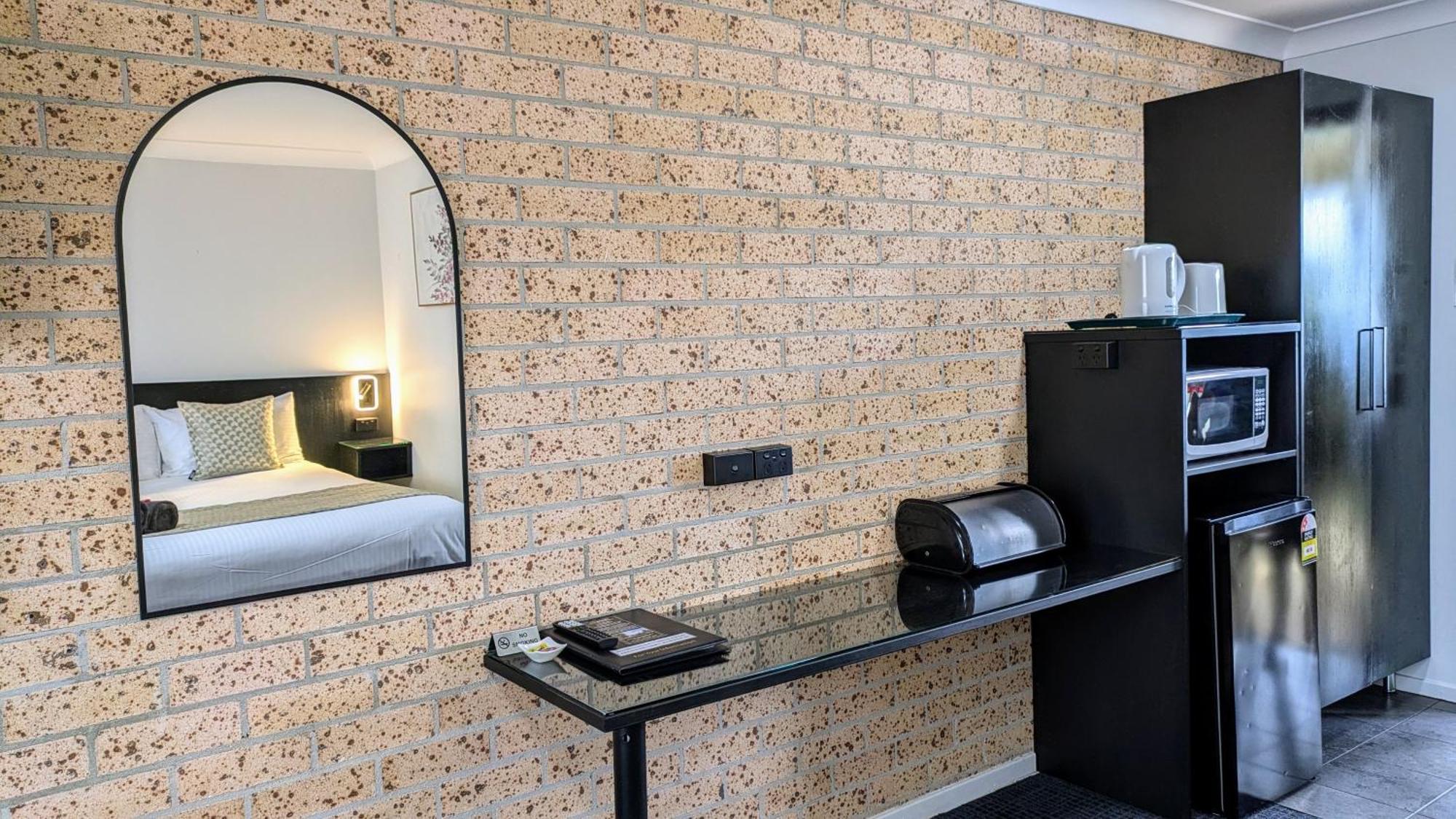 أوبيرون Highlands Motor Inn المظهر الخارجي الصورة